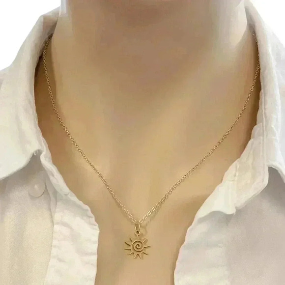 Gold sun necklace, dainty minimalist sunshine jewelry - Picture 2 of 12